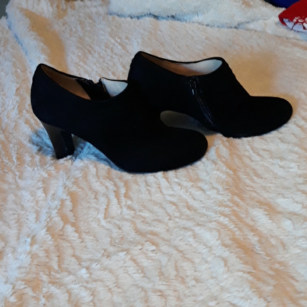 Boots - Picture 3 of 3